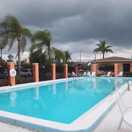 Americas Best Value Inn Florida Turnpike & I-95 Fort Pierce Bekvämligheter bild